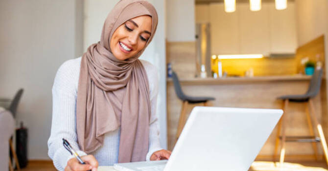 How to Choose a Psychotherapist Who Truly Gets You image